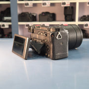 Pre-owned Sony Alpha A6400 + 18-135mm OSS lens AS88